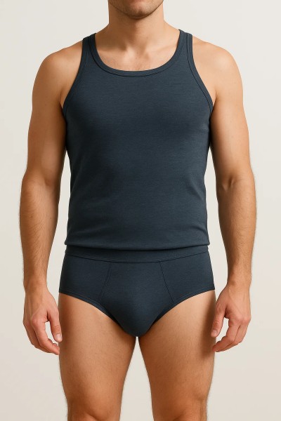 Slip mit Eingriff